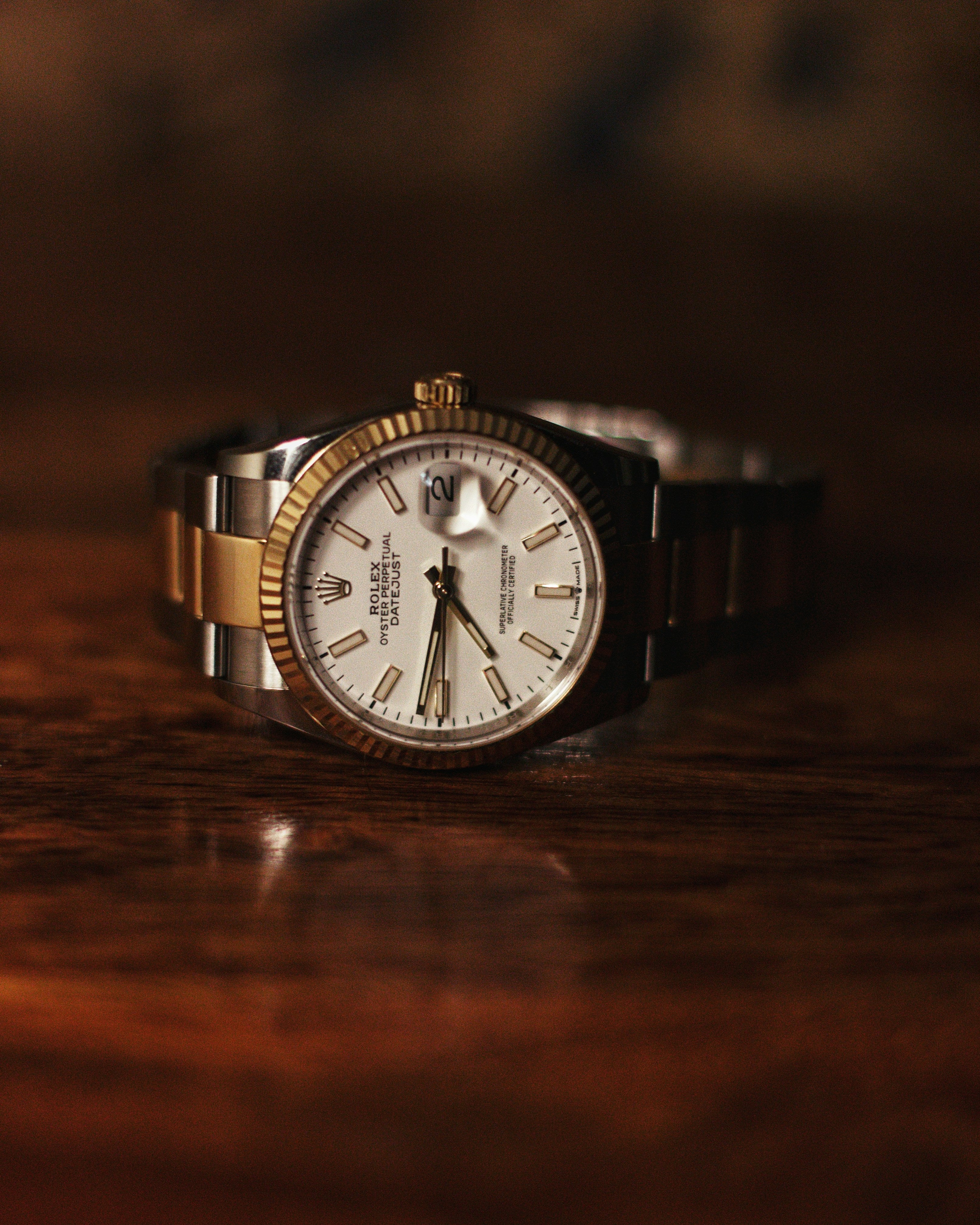 Elegant Two-Tone Luxury Date Watch – Classic & Timeless