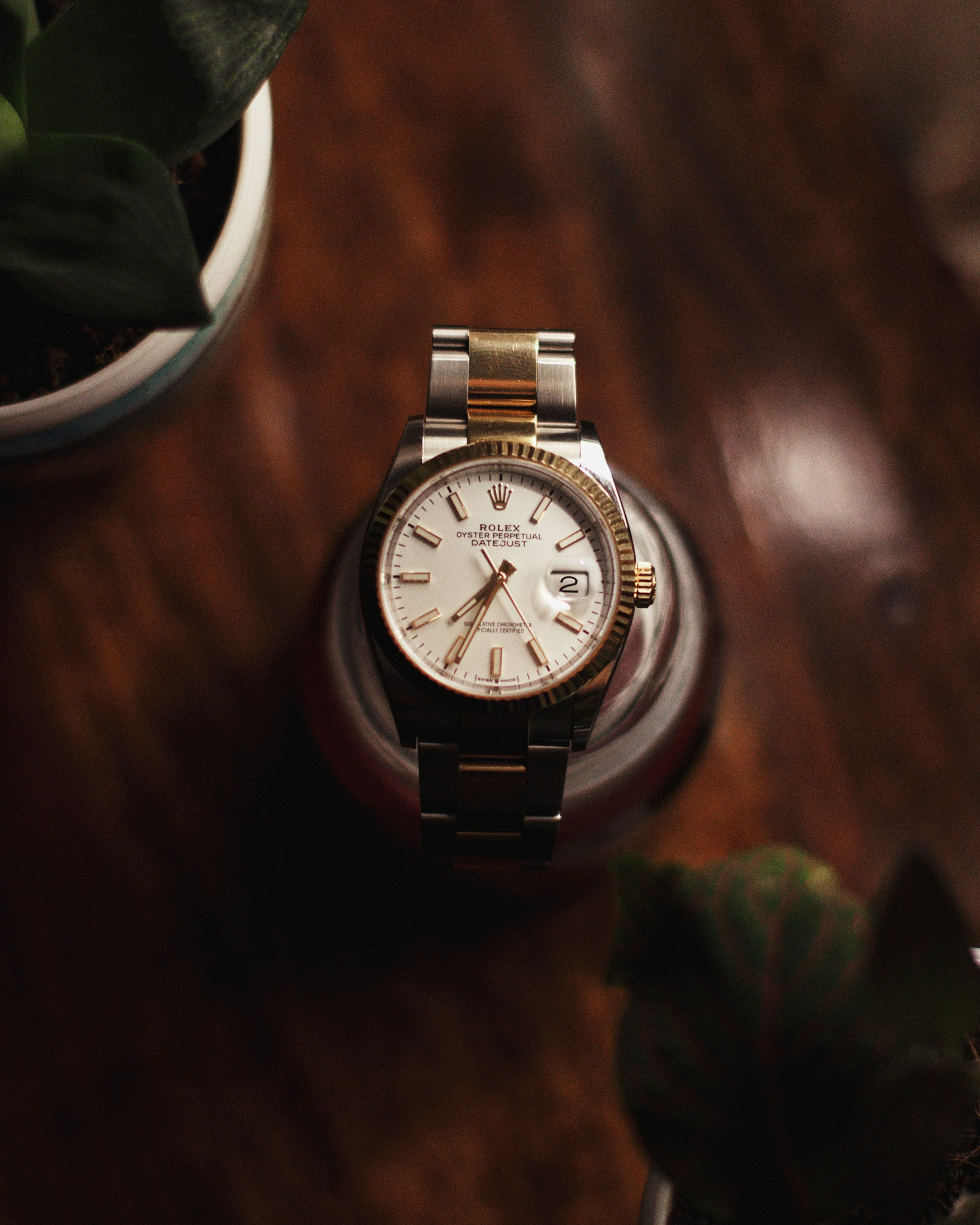 Elegant Two-Tone Luxury Date Watch – Classic & Timeless